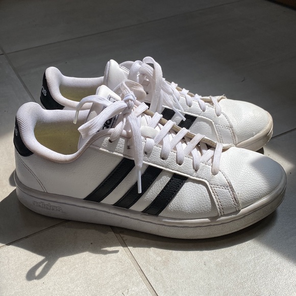 Adidas Women's Grand Court 2.0 Sneaker - Picture 7 of 10